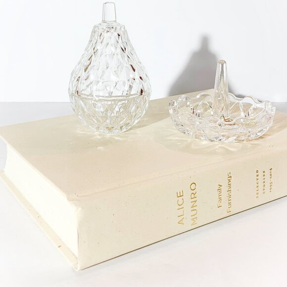 Vintage CRYSTAL CUT GLASS PEAR SHAPED TRINKET DISH / Made in Italy / 4 inches - Picture 6 of 10